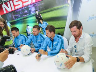 Компания Nissan вручила ключи от автомобилей игрокам ФК «Зенит» Компания Nissan вручила ключи от автомобилей игрокам ФК «Зенит»