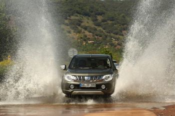 Обновленный пикап Mitsubishi L200 поступил в продажу Обновленный пикап Mitsubishi L200 поступил в продажу