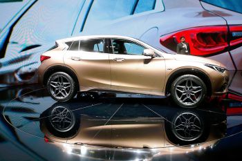 Infiniti Q30