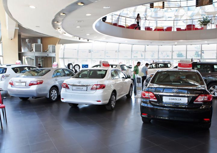 В 2015 году россияне купили новых авто на 1,3 триллиона рублей
