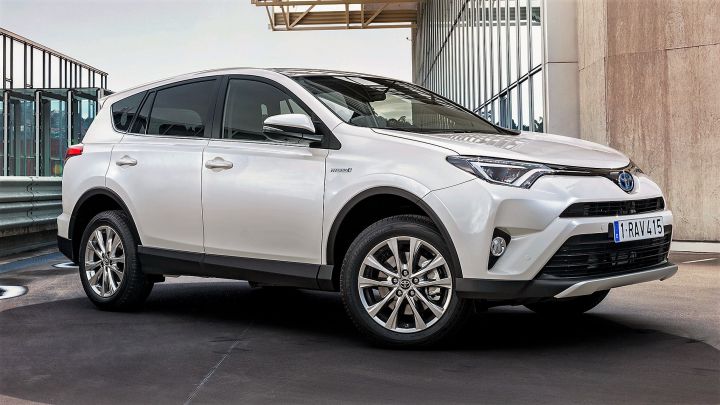 В кризис Toyota RAV4 стал самым популярным «японцем»