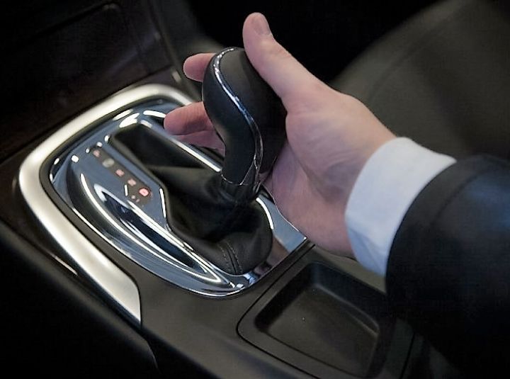 В России стали покупать больше авто с «автоматом»