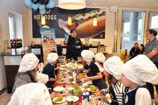 На АЗС Statoil проходят бесплатные кулинарные мастер-классы для детей