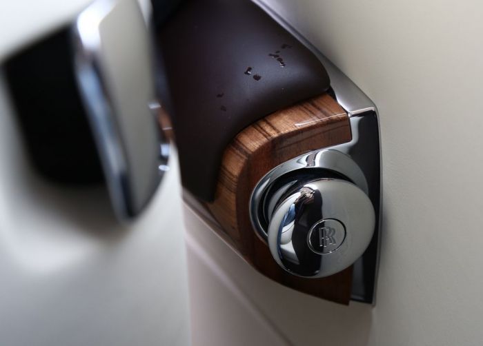 Rolls-Royce Motor Cars St.Petersburg. Тест-драйв по улицам Санкт-Петербурга Rolls-Royce Motor Cars St.Petersburg. Тест-драйв по улицам Санкт-Петербурга