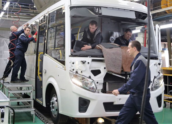 Росстат: В России стали делать автомобилей на 18% меньше