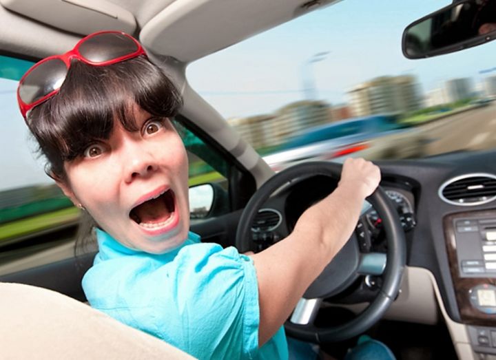 Женщины за рулем попадают в ДТП в три раза чаще мужчин