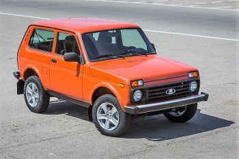 LADA 4х4 окрасилась в цвета апельсина и пантеры