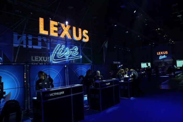 LEXUS LIVE - автомобильное кино в Санкт-Петербурге