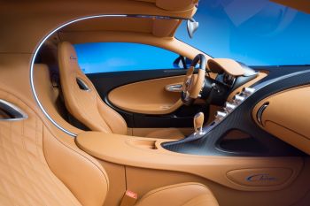 Неизвестный россиянин купил Bugatti Chiron за 220 млн рублей Неизвестный россиянин купил Bugatti Chiron за 220 млн рублей