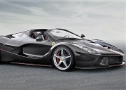 Главный гиперкар Ferrari остался без крыши