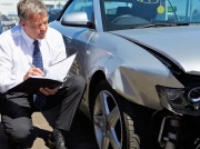 Страховщики грозят штрафами за общение с автоюристами