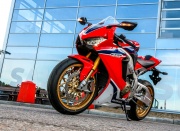 В Петербурге стартовали продажи нового юбилейного супербайка Honda