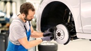 Выгода на оригинальные передние тормозные колодки Volkswagen