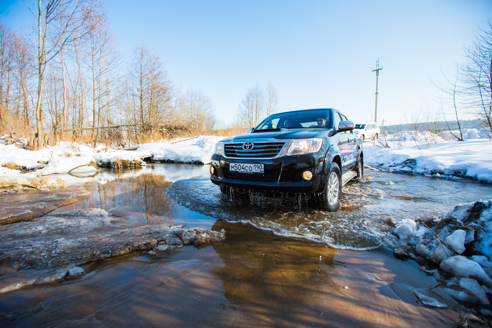 Toyota Hilux на Toyota X-Country