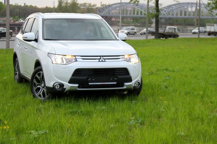 Mitsubishi Outlander III рестайлинг 2014