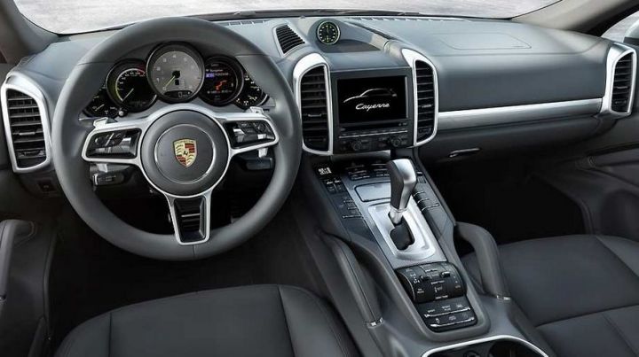 Porsche Cayenne S interior