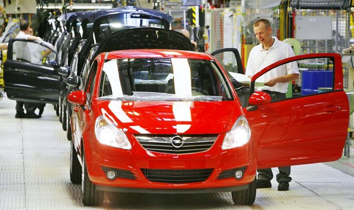 Opel сокращает производство авто в России