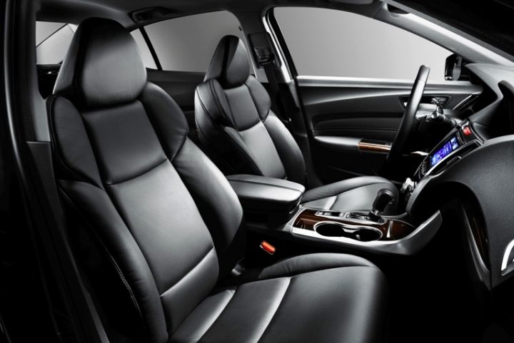 Объявлены российские цены на Acura TLX.