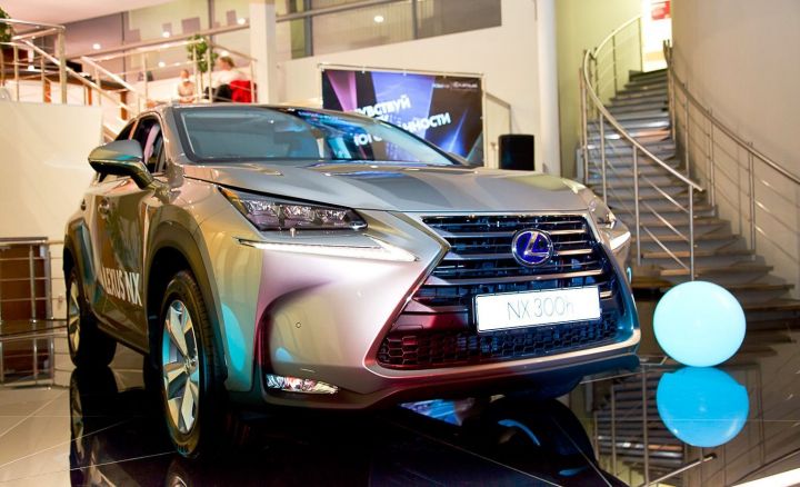 Презентация Lexus NX в &laquo;Лексус &ndash; Пулково&raquo;