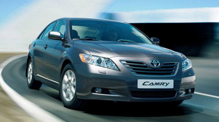 Toyota Camry нынешнего поколения.