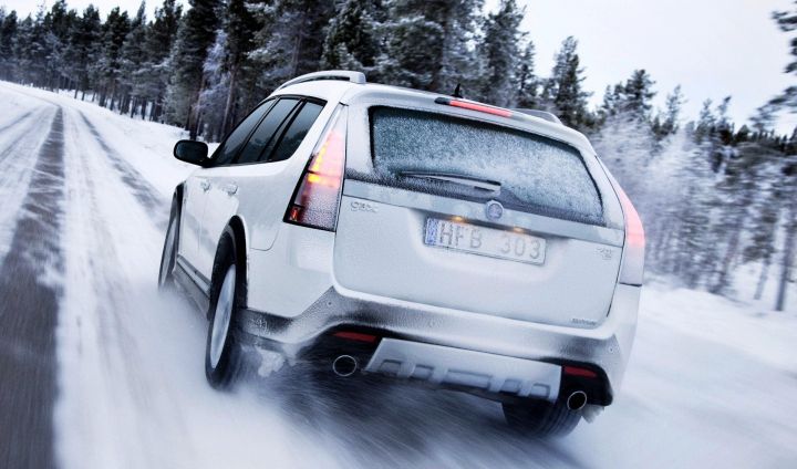  1 января будут штрафовать водителей авто с летней резиной