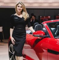 Детройт-2015: самые красивые девушки автошоу