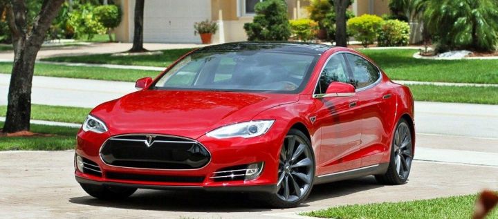 Tesla Model S P85 стал самым быстрым электрокаром в мире (ВИДЕО)