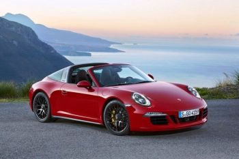 В Нью-Йорке дебютировал шикарный Porsche 911 Targa GTS