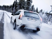 С 1 января будут штрафовать водителей авто с летней резиной