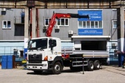 Бортовой крупнотоннажник HINO-700 с КМУ Amco Veba 120 2s