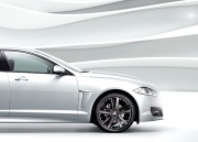 Jaguar XF для избранных: белоснежная коллекция